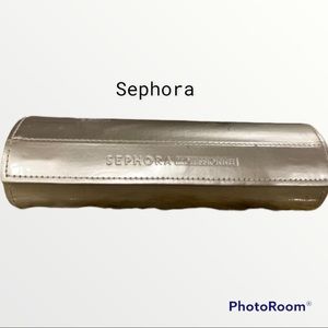 Magnetic close Sephora make up holder!  Great used condition
